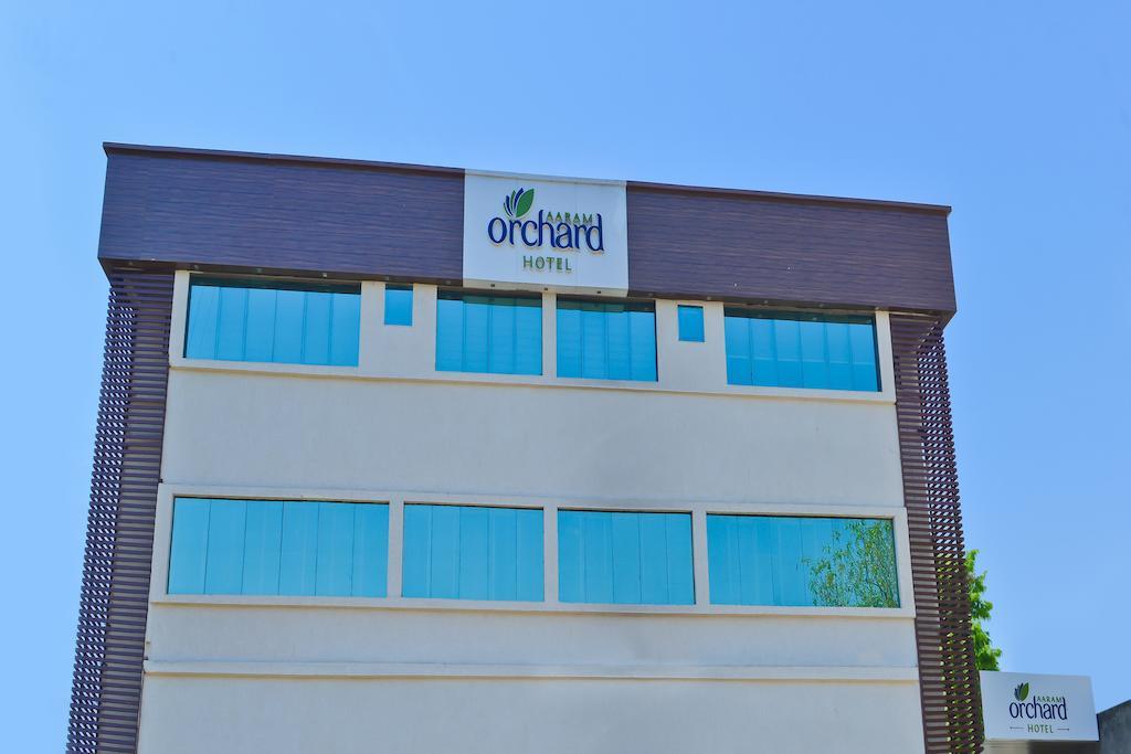 Hotel Aaram Orchard Ахмедабад Экстерьер фото