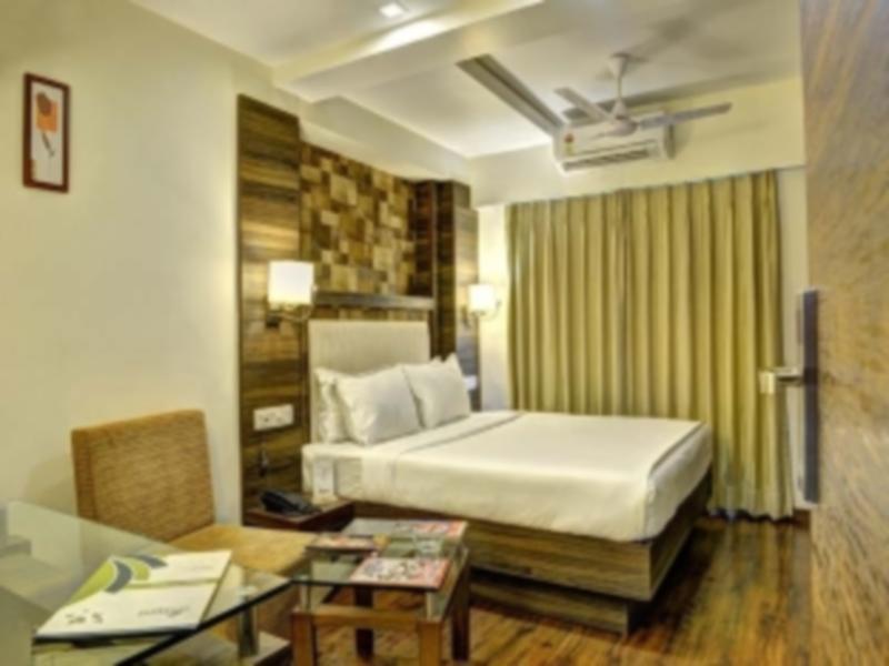 Hotel Aaram Orchard Ахмедабад Экстерьер фото